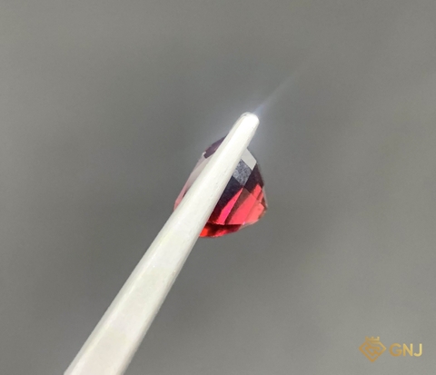 Garnet Tự Nhiên Đỏ 2.3ct - Facet - GNJ