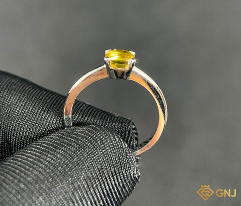 Nhẫn vàng đính đá Sapphire vàng tự nhiên