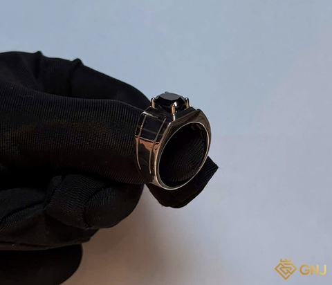 Nhẫn nam đá Sapphire tự nhiên
