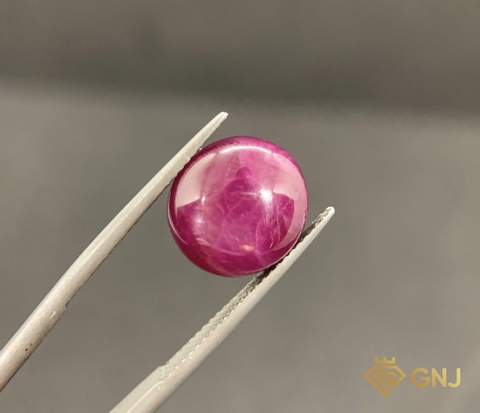 Viên đá Ruby hồng tự nhiên