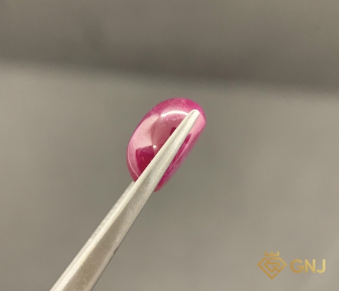 Viên đá Ruby hồng tự nhiên