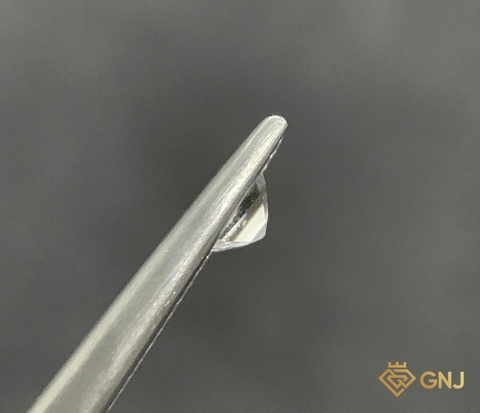 Đá Topaz Tự Nhiên Trắng 0.7ct - GNJ