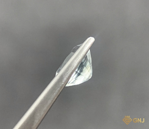 Đá Topaz Trắng Tự Nhiên 1.7ct - GNJ