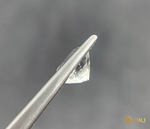 Đá Topaz Tự Nhiên Trắng 0.85ct - GNJ