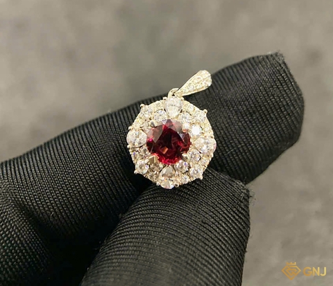 Mặt dây chuyền đính đá Garnet tự nhiên