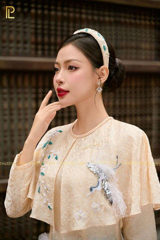 ÁO DÀI LỤA TƠ TẰM HÀ ĐÔNG THÊU TAY CHỈ TƠ HOA MAI HẠC _ Uyển Vũ