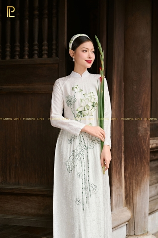 ÁO DÀI LỤA TƠ TẰM HÀ ĐÔNG THÊU TAY CHỈ TƠ HOA SEN _ Mộc Miên