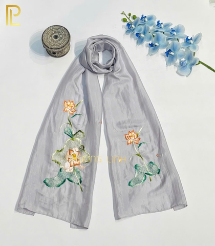 KHĂN LỤA TƠ TẰM HÀ ĐÔNG THÊU TAY HOA SEN CHỈ TƠ