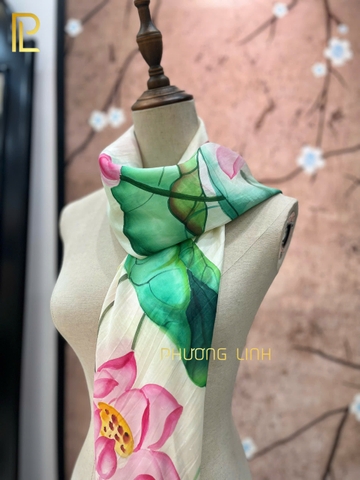 KHĂN LỤA VẼ TAY THỦ CÔNG NGHỆ THUẬT HOA SEN QUỐC