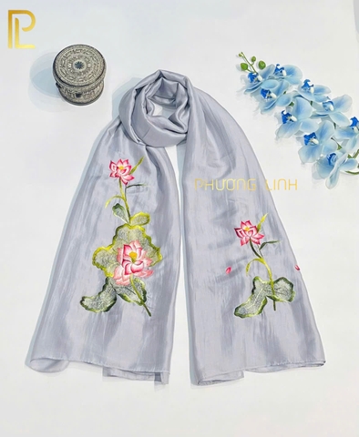 KHĂN LỤA HÀ ĐÔNG THÊU TAY CHỈ TƠ THỦ CÔNG - HOA SEN