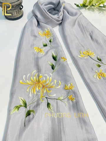 KHĂN LỤA TƠ TẰM HÀ ĐÔNG THÊU TAY HOA CÚC CHỈ TƠ