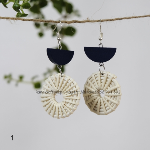 Khuyên tai hình tròn