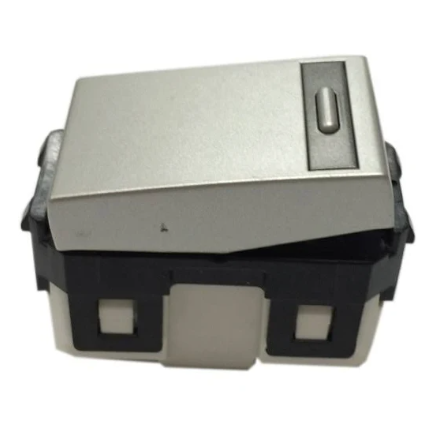 WEG55317MW - Công tắc 1 chiều màu trắng ánh kim refina