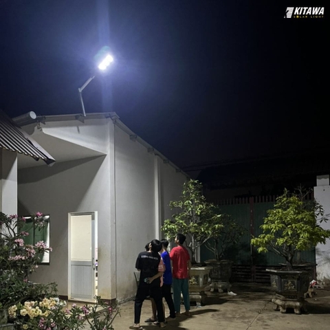 KITAWA tài trợ đèn năng lượng mặt trời thắp sáng khuôn viên nuôi dạy trẻ em mồ côi tại Đắk Lắk