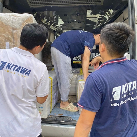 KITAWA giao 190 đèn năng lượng mặt trời Phi Thuyền 300W Cho khách hàng tại Khu đô thị Ecolakes Bình Dương