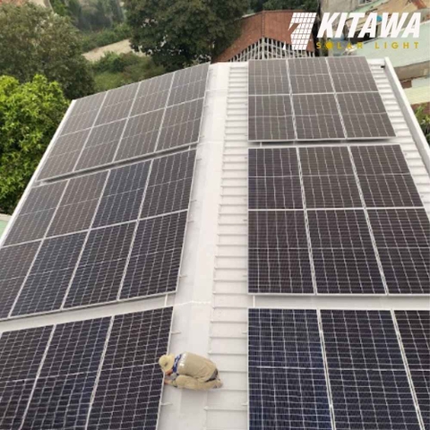 Thi công lắp đặt hệ thống điện mặt trời 10kW lưu trữ cho nhà anh Việt