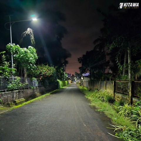 Lắp đèn năng lượng mặt trời cho đường làng tại Tuy An, Phú Yên