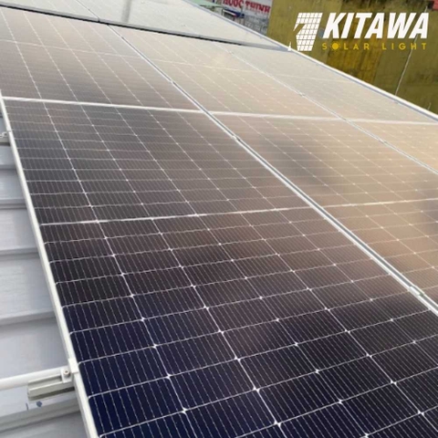 Bàn giao dự án lắp điện mặt trời hòa lưới 50kW 3 pha cho quán ăn chị Vân