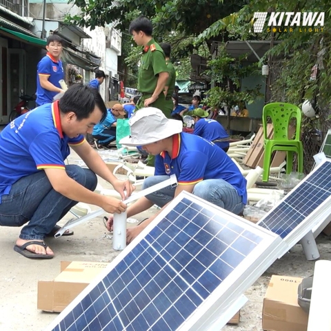 Hướng dẫn vệ sinh đèn năng lượng mặt trời 100W đúng cách tại nhà