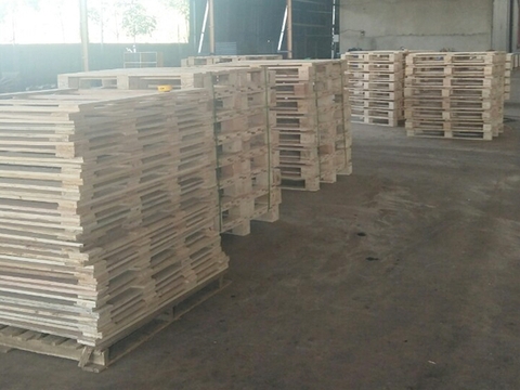 Pallet kê hàng trong kho