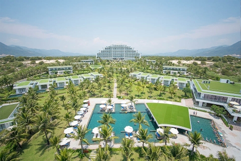 Cam Ranh Riviera Beach Resort & Spa – Combo Lưu trú & Tour Nha Trang