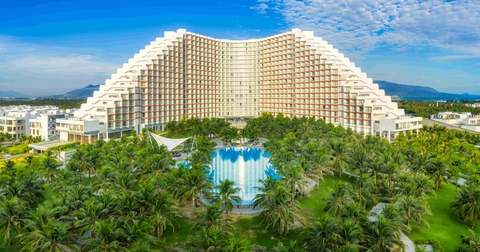 The Empyrean Cam Ranh Beach Resort - Combo Lưu trú & Nghỉ dưỡng