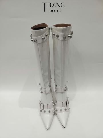 KNEE BOOTS MŨI NHỌN ĐÍNH HOẠ TIẾT CÁ TÍNH MÀU TRẮNG