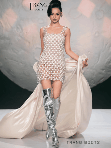 OVER KNEE BOOTS DA BÓNG GÓT NHỌN - BẠC