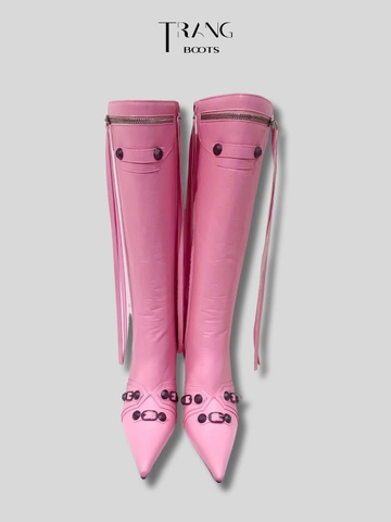 KNEE BOOTS MŨI NHỌN ĐÍNH ĐÁ CÁ TÍNH MÀU HỒNG