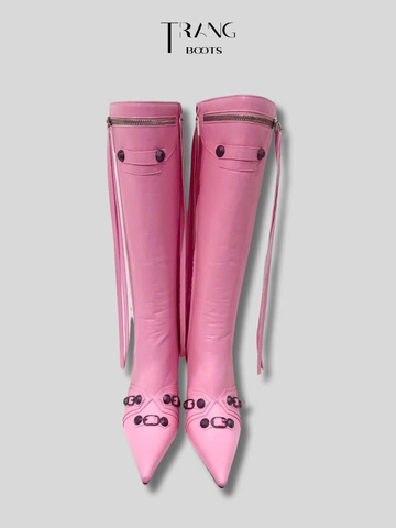 KNEE BOOTS MŨI NHỌN ĐÍNH ĐÁ CÁ TÍNH MÀU HỒNG