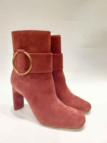 SARTO BY FRANCO SARTO FLEXA ELIA O-RING HARDWARE SUEDE DRESS BOOTIES - BRICK RED- ANKLE BOOTS KHÓA VÒNG ĐỎ GẠCH