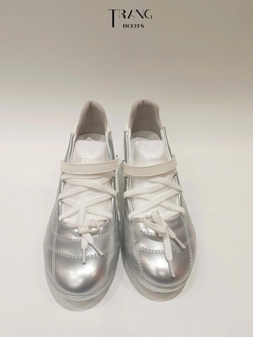 CARBON LINE - Élan Racing Muse Interstellar Series – Ballet bạc đính nơ, phong cách sporty chic, gót kitten heel thanh lịch, thiết kế độc đáo thời thượng.