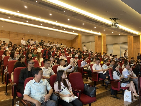 NHÂN SỰ CHẤT LƯỢNG