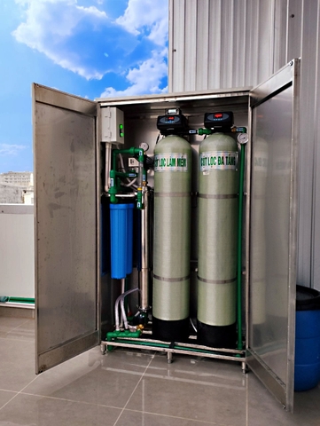 Lắp hệ thống lọc nước công suất 750l/h 2 cột cùng với bơm tăng áp