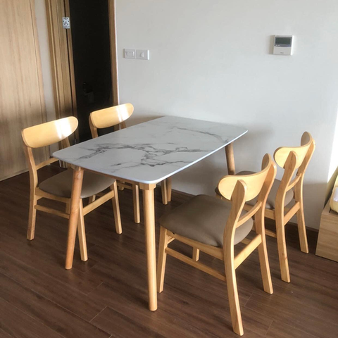 Bộ bàn ăn mặt giả vân đá + 4 ghế Mango