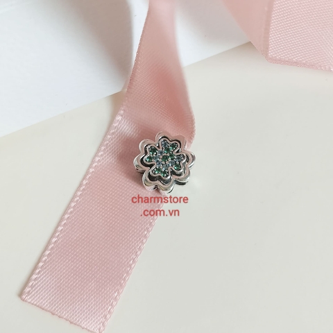 CHARM CỎ 4 LÁ LỒNG NHAU ĐÁ XANH LÁ