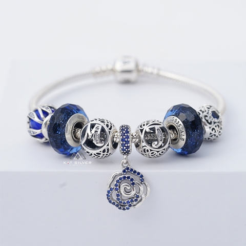 VÒNG CHARM HOA HỒNG XANH DƯƠNG