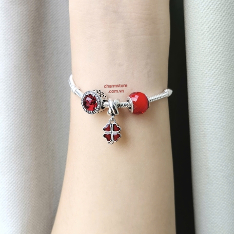 VÒNG CHARM CỎ 4 LÁ MM ĐÁ ĐỎ