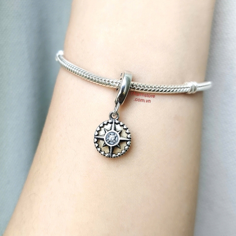 CHARM TREO ĐÔI TRÒN MẶT TRỜI ĐÁ TRẮNG