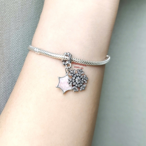CHARM TREO BÔNG TUYẾT TRẮNG TAG HỒNG