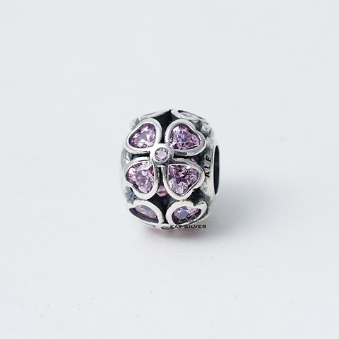CHARM TRÒN CỎ 4 LÁ ĐÁ HỒNG