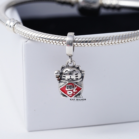 CHARM TREO MÈO THẦN TÀI ĐỎ