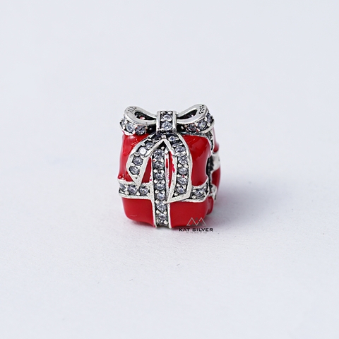 CHARM HỘP QUÀ ĐỎ