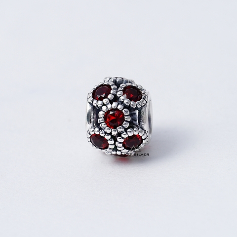 CHARM TRÒN HOA VĂN TRÒN ĐÁ ĐỎ