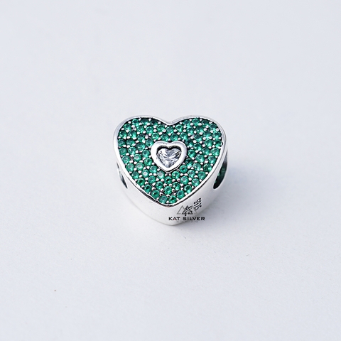 CHARM TIM XANH LÁ NHÂN TIM ĐÁ TRẮNG