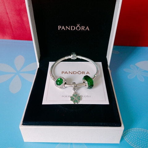 VÒNG CHARM CỎ MAY MẮN ĐÁ XANH LÁ