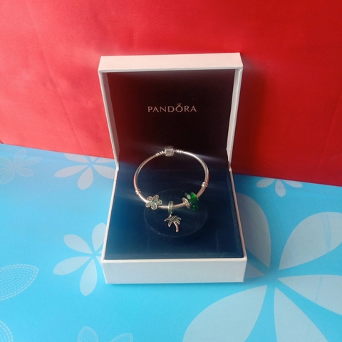 VÒNG CHARM TREO CÂY DỪA XANH LÁ