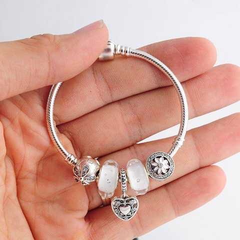 VÒNG CHARM RADIANT HOA SEN TRẮNG