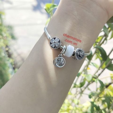 VÒNG CHARM MỆNH KIM MAY MẮN TREO TRĂNG SAO NGỦ ĐÔNG