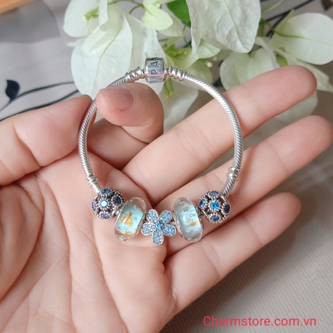 VÒNG CHARM MỆNH THỦY MIX HOA 5 CÁNH XANH LƠ - MURANO BỌT CÁT VÀNG